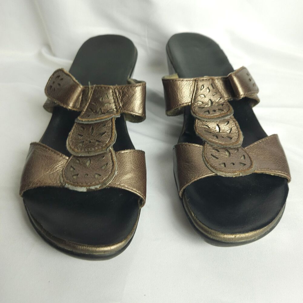 Clarks Womens 7M Brown Black‎ Slip On Open Toe Sandals Comfort Shoes
